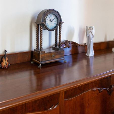 Era Of Elegance: 1928 Classic Dwelling トリポリス エクステリア 写真