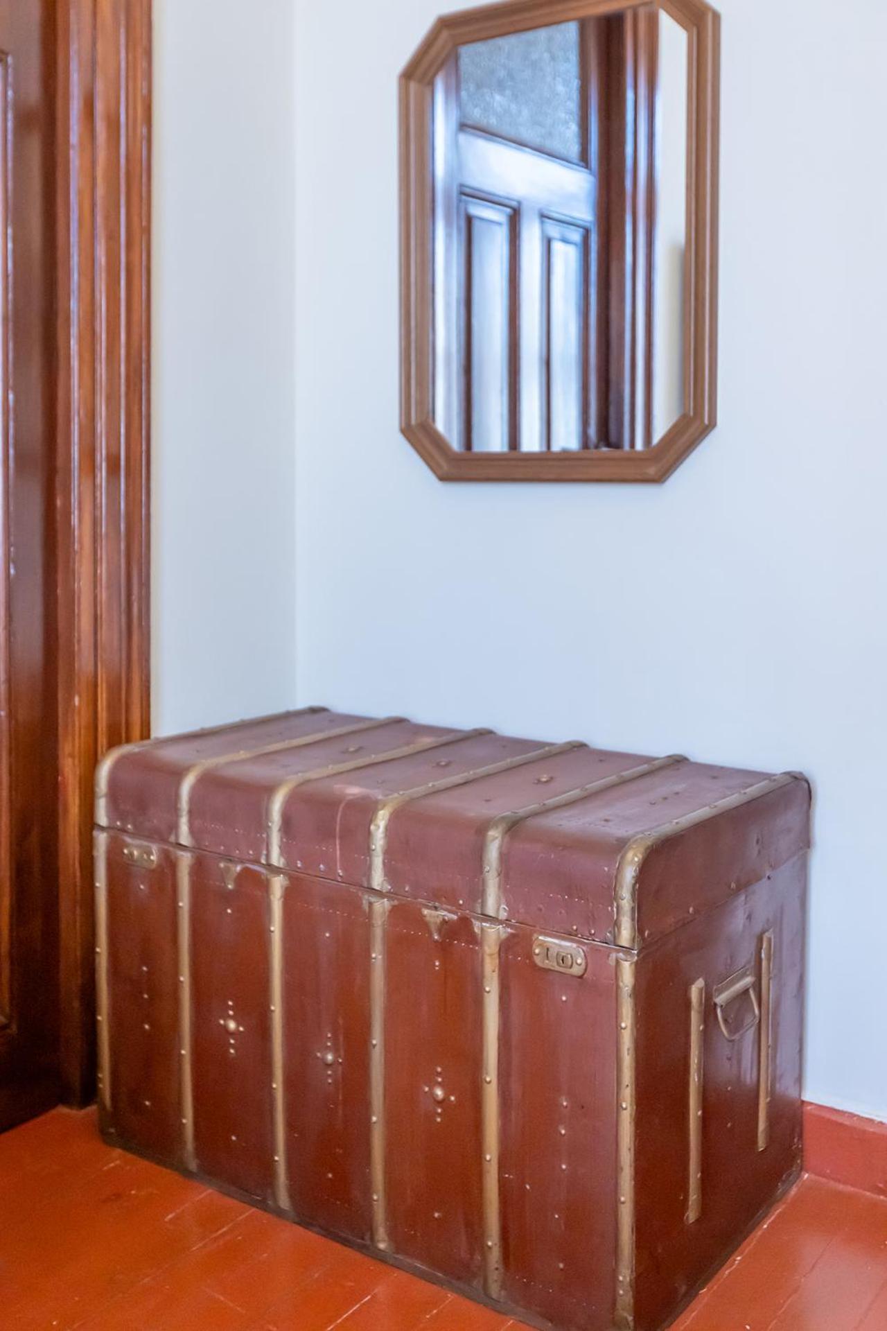 Era Of Elegance: 1928 Classic Dwelling トリポリス エクステリア 写真